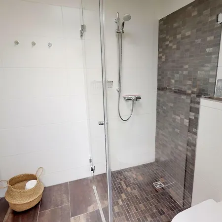 Seesichtpur Kaiser Apartment